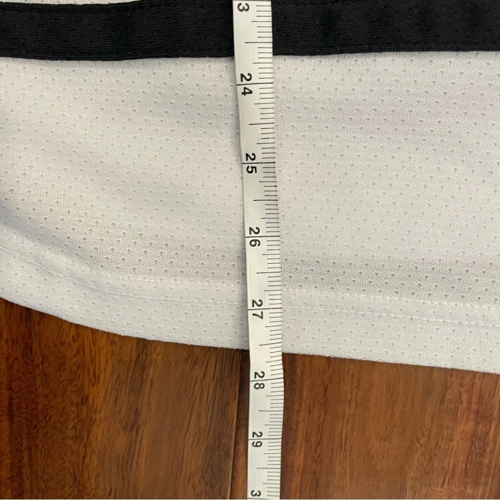 Jonathan Toews #19 Chicago Blackhawks C NHL Reebok Hockey Jersey Youth Size LX. - Picture 11 of 13